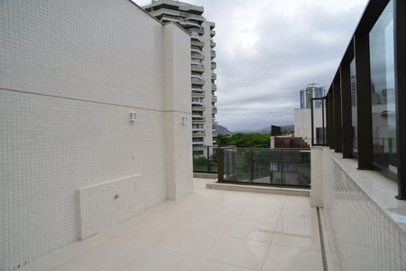 Apartamento para alugar com 200m², 3 quartos e 2 vagas Apartamento para alugar com 200m², 3 quartos e 2 vagasTerraço