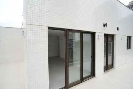 Apartamento para alugar com 200m², 3 quartos e 2 vagas Apartamento para alugar com 200m², 3 quartos e 2 vagasTerraço