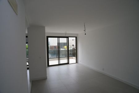Apartamento para alugar com 200m², 3 quartos e 2 vagas Apartamento para alugar com 200m², 3 quartos e 2 vagasSala