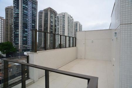 Apartamento para alugar com 200m², 3 quartos e 2 vagas Apartamento para alugar com 200m², 3 quartos e 2 vagasTerraço