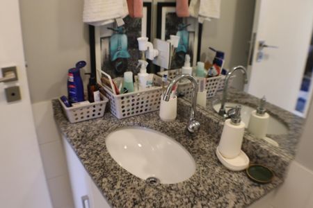 Apartamento para alugar com 74m², 2 quartos e 1 vagaBanheiro da Suíte