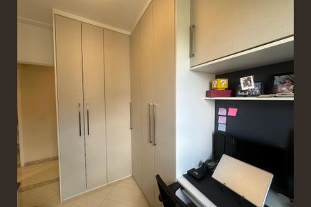 Apartamento para alugar com 74m², 2 quartos e 1 vagaQuarto