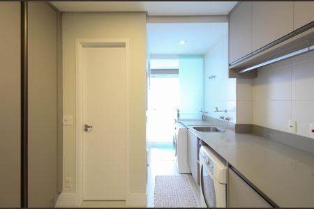 Apartamento à venda com 200m², 3 quartos e 5 vagasCozinha e Área de Serviço