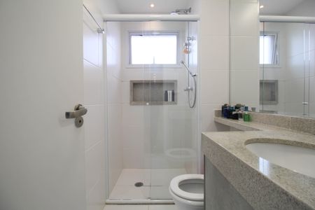 Apartamento à venda com 200m², 3 quartos e 5 vagasBanheiro Suíte 2