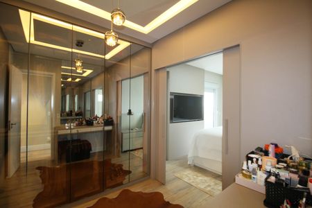 Apartamento à venda com 200m², 3 quartos e 5 vagasCloset  Suíte Master 