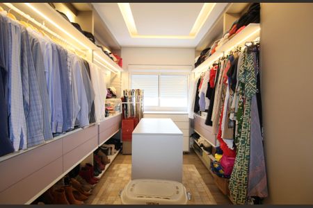 Apartamento à venda com 200m², 3 quartos e 5 vagasCloset  Suíte Master 