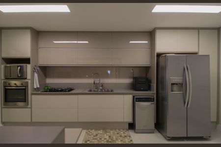 Apartamento à venda com 200m², 3 quartos e 5 vagasCozinha e Área de Serviço