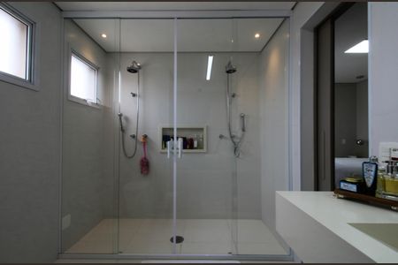 Apartamento à venda com 200m², 3 quartos e 5 vagasBanheiro Suíte Master 