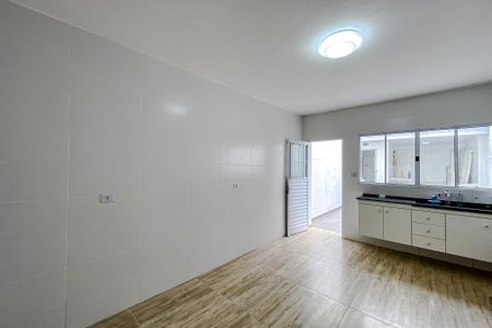 Casa para alugar com 120m², 2 quartos e 2 vagasCozinha