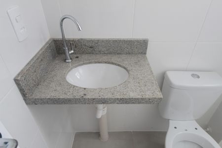 Apartamento à venda com 80m², 3 quartos e 2 vagasBanheiro Social
