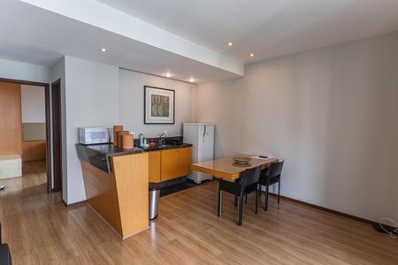 Sala/Cozinha de apartamento para alugar com 1 quarto, 48m² em Funcionários, Belo Horizonte