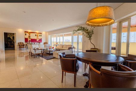 Apartamento à venda com 4 quartos, 580m² em Cambuí, Campinas