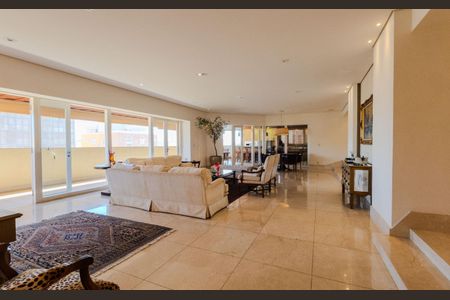 Apartamento à venda com 4 quartos, 580m² em Cambuí, Campinas