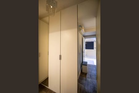 Apartamento à venda com 65m², 2 quartos e 1 vagaCloset da suíte 