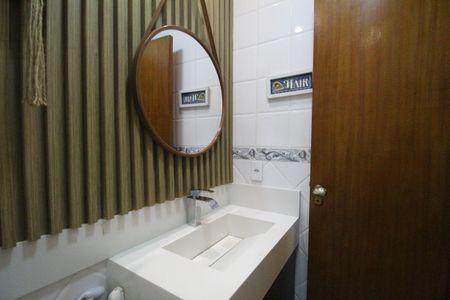 Casa de condomínio à venda com 118m², 3 quartos e 1 vagaBanheiro social 2