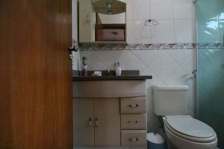 Casa de condomínio à venda com 118m², 3 quartos e 1 vagaBanheiro da suíte