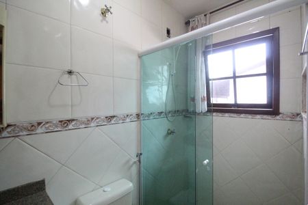 Casa de condomínio à venda com 118m², 3 quartos e 1 vagaBanheiro da suíte