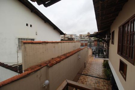 Casa de condomínio à venda com 118m², 3 quartos e 1 vagaSuíte - Vista