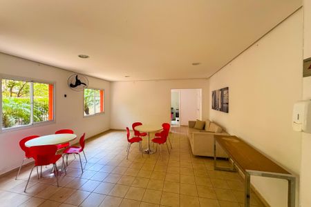 Apartamento à venda com 44m², 2 quartos e 1 vaga Apartamento à venda com 44m², 2 quartos e 1 vagaSalão de Festas