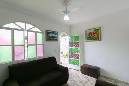 Casa à venda com 3 quartos, 360m² em Vila Cloris, Belo Horizonte