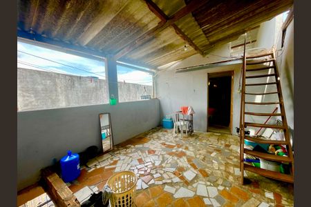 Casa à venda com 160m², 2 quartos e sem vagaQuintal