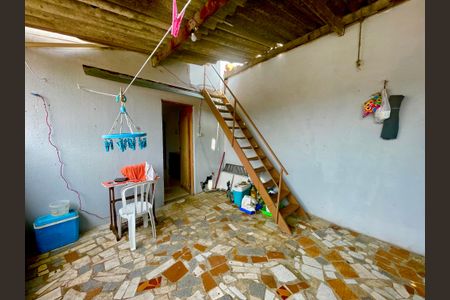 Casa à venda com 160m², 2 quartos e sem vagaQuintal