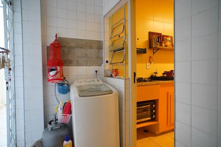 Apartamento para alugar com 111m², 3 quartos e 1 vagaÁrea  de serviço 