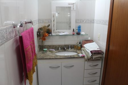 Apartamento à venda com 75m², 3 quartos e 2 vagasBanheiro