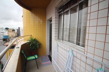 Apartamento à venda com 98m², 3 quartos e 2 vagasVaranda