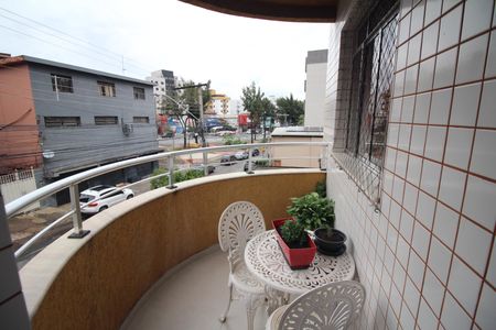 Apartamento à venda com 98m², 3 quartos e 2 vagasVaranda Quarto 1