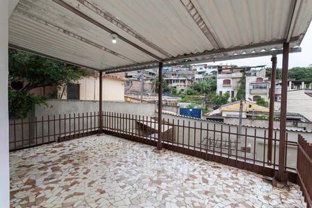 Casa à venda com 300m², 3 quartos e 4 vagasTerraço