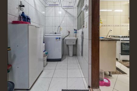 Casa de condomínio para alugar com 120m², 2 quartos e 2 vagas