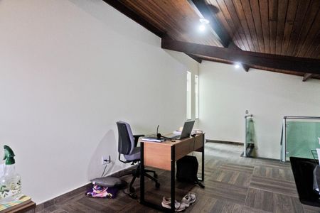 Casa à venda com 270m², 3 quartos e 2 vagasEscritório