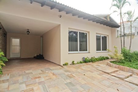 Casa à venda com 270m², 3 quartos e 2 vagasÁrea externa