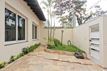 Casa à venda com 270m², 3 quartos e 2 vagasÁrea externa