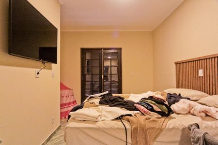 Casa à venda com 270m², 3 quartos e 2 vagasSuíte