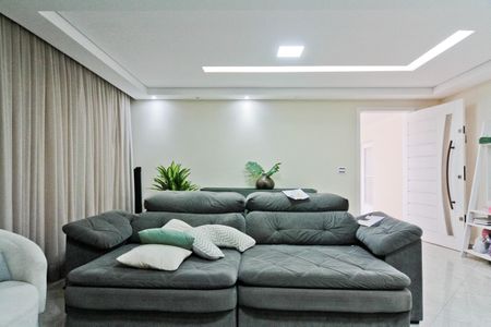 Casa à venda com 270m², 3 quartos e 2 vagasSala