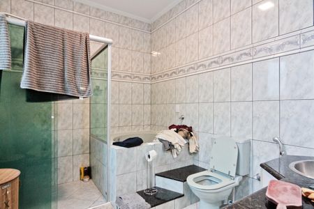 Casa à venda com 270m², 3 quartos e 2 vagasBanheiro da Suíte