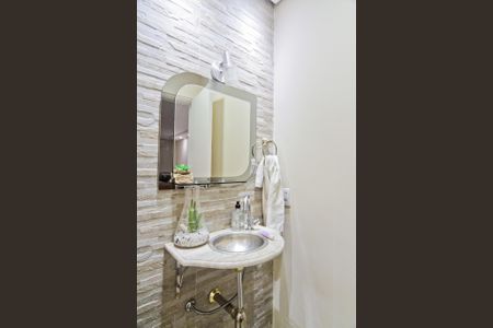 Casa à venda com 270m², 3 quartos e 2 vagasLavabo