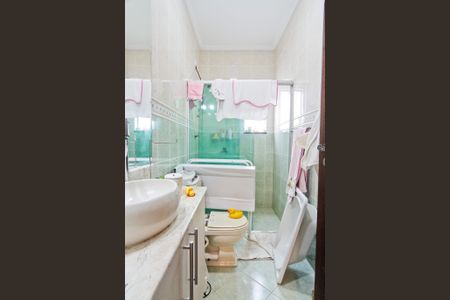 Casa à venda com 270m², 3 quartos e 2 vagasBanheiro