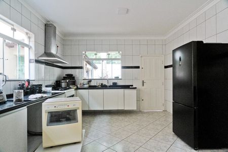 Casa à venda com 270m², 3 quartos e 2 vagasCozinha