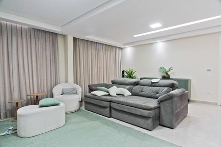 Casa à venda com 270m², 3 quartos e 2 vagasSala