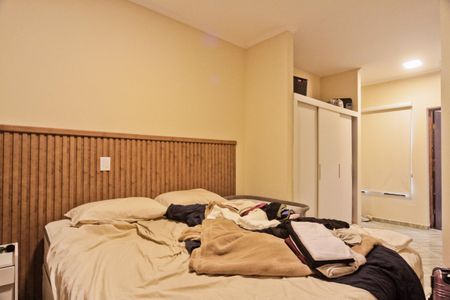 Casa à venda com 270m², 3 quartos e 2 vagasSuíte