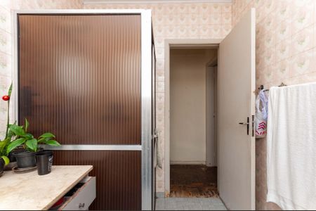 Casa à venda com 161m², 2 quartos e 2 vagasBanheiro Social