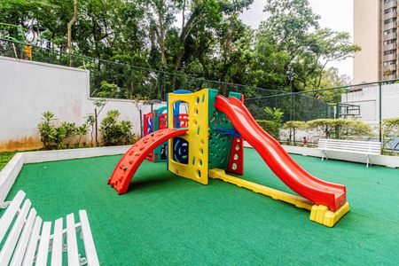 Apartamento à venda com 114m², 4 quartos e 2 vagasÁrea comum - Playground