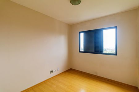 Apartamento à venda com 114m², 4 quartos e 2 vagasQuarto 01