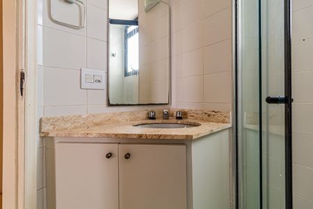 Apartamento à venda com 114m², 4 quartos e 2 vagasBanheiro social