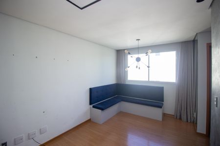 Sala de apartamento à venda com 2 quartos, 49m² em Cabral, Contagem