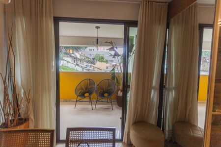 Apartamento à venda com 86m², 3 quartos e 2 vagasVaranda da Sala