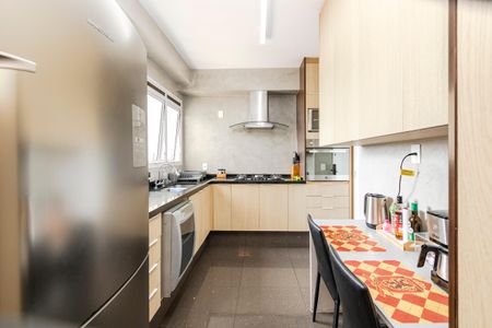 Apartamento para alugar com 129m², 3 quartos e 3 vagasCozinha